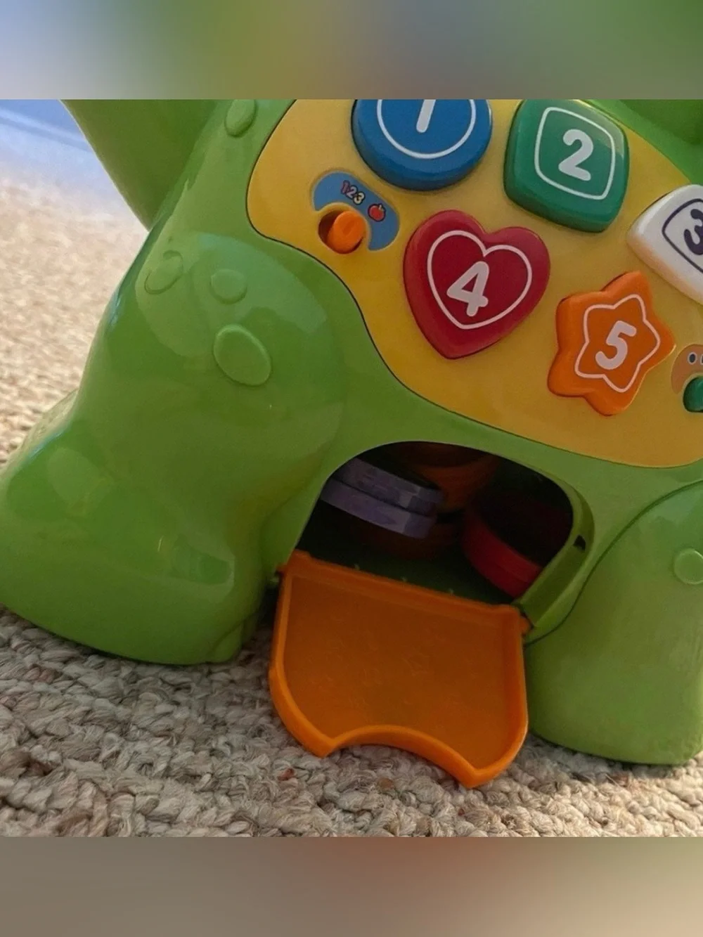 Vech Chomp and Count Dino Green